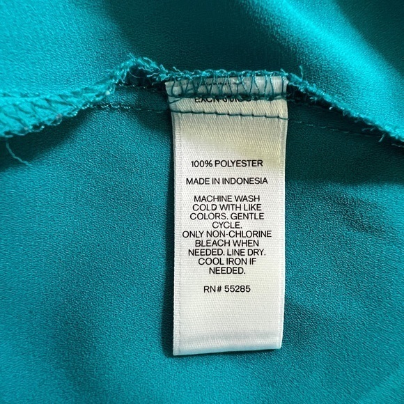 Express‎ Button Up Blouse NWOT Sz. XS - Picture 13 of 13